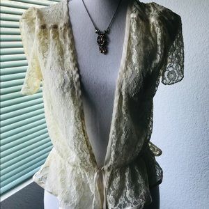Vintage Ivory Colored Lace Fitted Waist Shrug